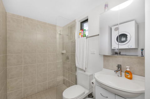 BOUTIQUE APARTMENTS BEACH LOCATION - Accommodation Perth 2