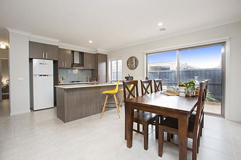 BOUTIQUE STAYS - Carinya - Accommodation Perth 3