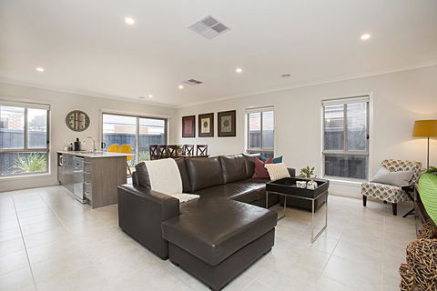 BOUTIQUE STAYS - Carinya - Accommodation Perth 0