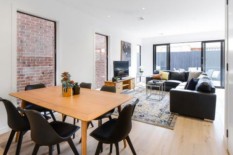 Boutique Stays-Murrumbeena Place 1 - Accommodation Perth 1