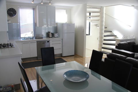 Boyd Sea View - Perth Resorts 3