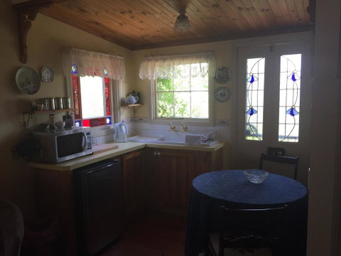 Braeside Garden Cottages - Accommodation Perth 2