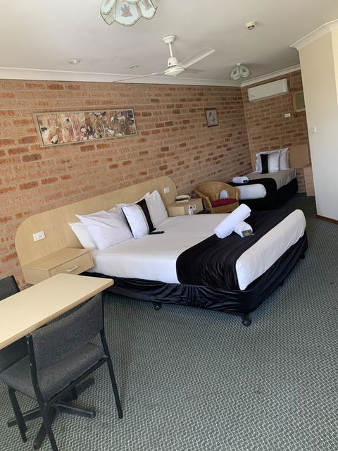 Branxton House Motel - Accommodation Perth 2