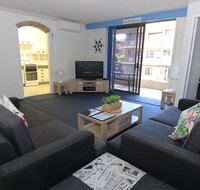 Breakers 10 - Main Beach Location - Accommodation Perth