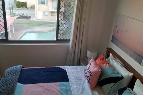 Bribie Beach King Bed Unit Overlooking Pool - Accommodation Perth 3