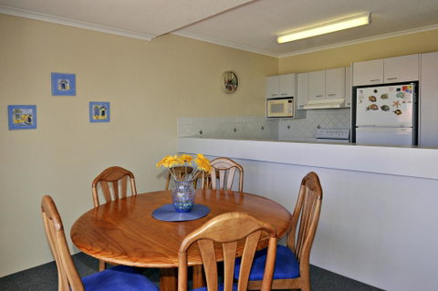 Bright & Comfortable In Quiet Location - Accommodation Perth 3