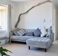 BRIGHT and airy TOP FLOOR apartment with FAB views - Accommodation Perth