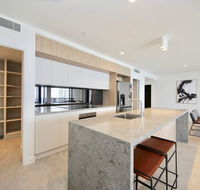 Broadbeach New Luxury Vue 17 Beach Views - Accommodation Perth