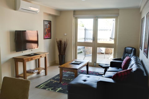 Brougham Arms Hotel - Perth Resorts 2