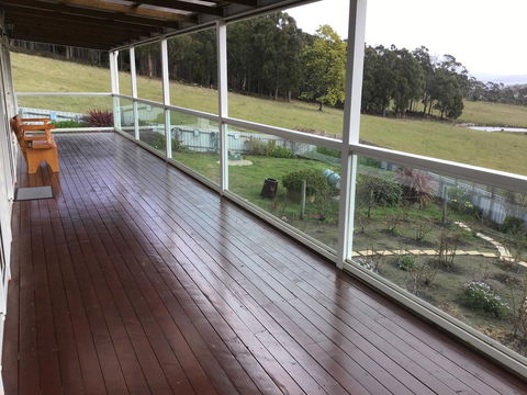 Bruny Sunset Beach GateAway - Perth Resorts 2