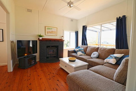 Bungo Beach House - Pet Friendly Home - Accommodation Perth 2