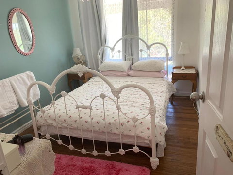 Byfield Road Homestay - Accommodation Perth 0