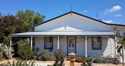 C & A's Cottage - Perth Resorts 1