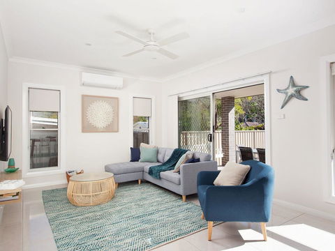 C A L M At Beautiful Shoal Bay - Perth Resorts 0