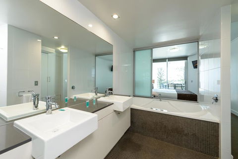 C Bargara Resort - Perth Resorts 2