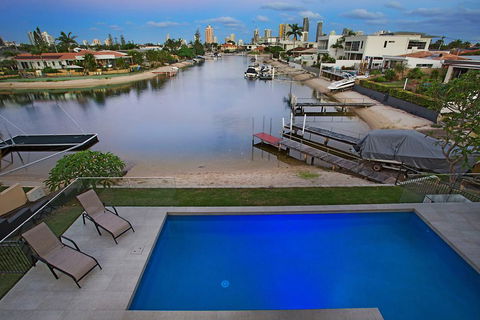 C'est La Vie - Perth Resorts 1