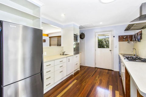 CABARITA BEACH BLISS - HOLIDAY HOME ON THE LAKE - Perth Resorts 1