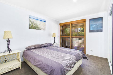 CABARITA BEACH BLISS - HOLIDAY HOME ON THE LAKE - Perth Resorts 2