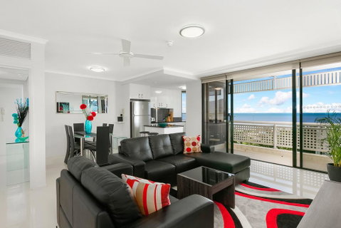 Cairns Luxury Seafront Apartment - Accommodation Perth 0