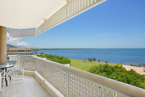 Cairns Ocean View Apartment - Accommodation Perth 1