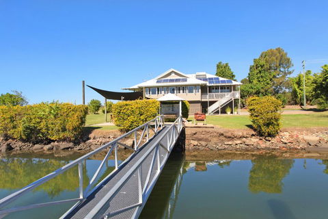 Campbell 7 - Large Queenslander On Maroochy River - Accommodation Perth 0