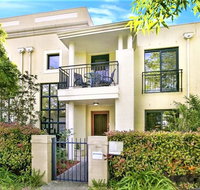 Campbelltown Most Sought After Park Central Home - Accommodation Perth