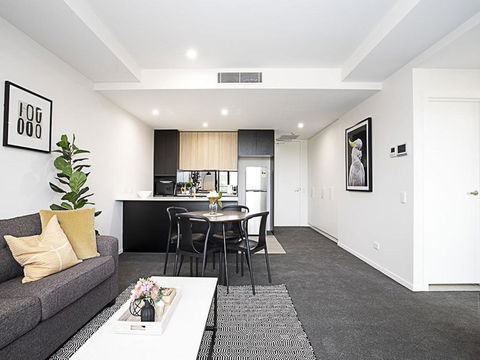 CANBERRA CHIC-hosted By:L'Abode Accommodation - Perth Resorts 3