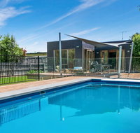 Canterbury Villa Family friendly home walk to beach and village pool - Accommodation Perth