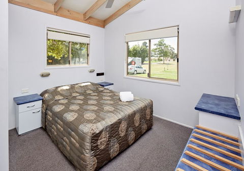 Canton Beach Holiday Park - Accommodation Perth 1