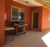 Caretakers Cottage Budget Accommodation - Accommodation Perth