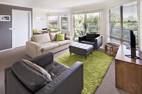 Caribou 3 - Modern & Spacious With Views Over Lake Jindabyne - Accommodation Perth 0