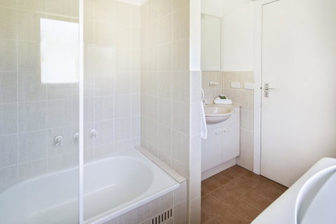 Caribou 3 - Modern & Spacious With Views Over Lake Jindabyne - Accommodation Perth 2