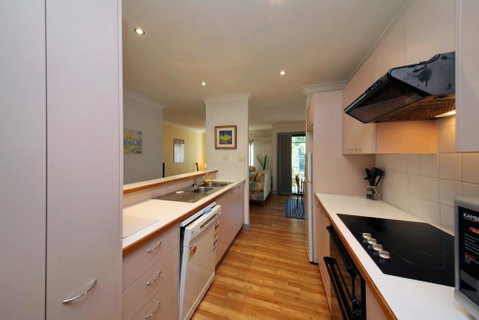 Carindale, Unit 24, 19 - 23 Dowling Street - Accommodation Perth 3