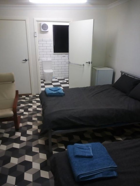 Cartledge Ave - Accommodation Perth 1