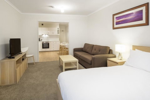 Cascades 3 Well Appointed And Central Location - Accommodation Perth 0