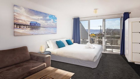 Cascades 7- Centrally Located With Beautiful Views - Accommodation Perth 0