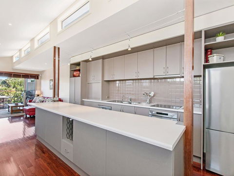 CASTWOOD VILLA No.2 - Perth Resorts 3