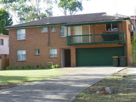 Catalina', 7 Catalina Close - Air Conditioned Large Home With Boat Parking - Accommodation Perth 0
