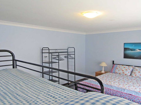 Catalina', 7 Catalina Close - Air Conditioned Large Home With Boat Parking - Accommodation Perth 3