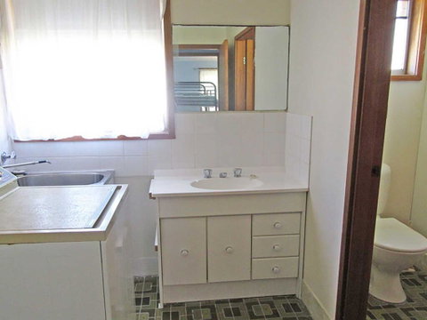 Catalina', 7 Catalina Close - Air Conditioned Large Home With Boat Parking - Accommodation Perth 2