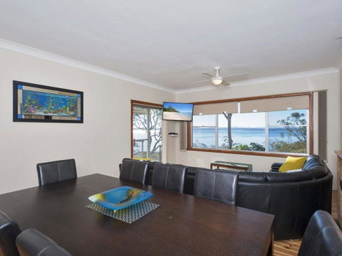 Catch Of The Day', 72 Government Road - Great House With Water Views - Accommodation Perth 3