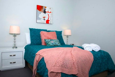 CENTRAL CBD EXEC STUNNING VIEW WIFI NETFLIX WINE - Accommodation Perth 2