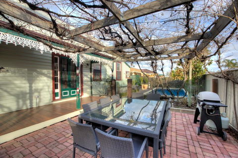 Central Charm - Perth Resorts 0