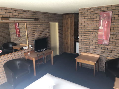 Cessnock Vintage Motor Inn - Accommodation Perth 2