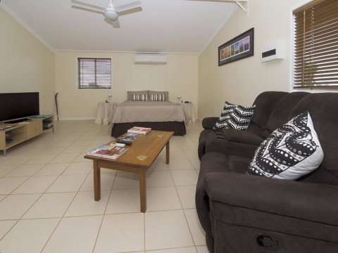 Charleville Bush Cottage - Perth Resorts 2