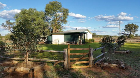 Charleville Bush Cottage - Perth Resorts 0