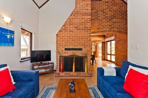 Chateau Cottesloe By The Beach - Accommodation Perth 3