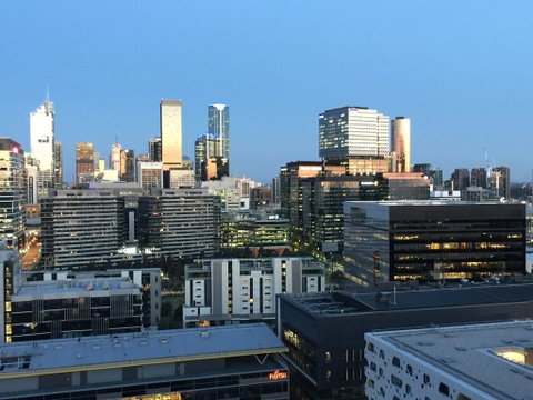 Chic, Modern & Stylish.Stunning Views,Free Parking - Accommodation Perth 3