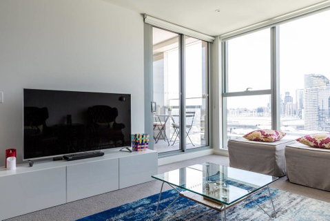 Chic, Modern & Stylish.Stunning Views,Free Parking - Accommodation Perth 0