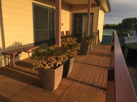 Chill N Sea Coastal Retreat - Accommodation Perth 1